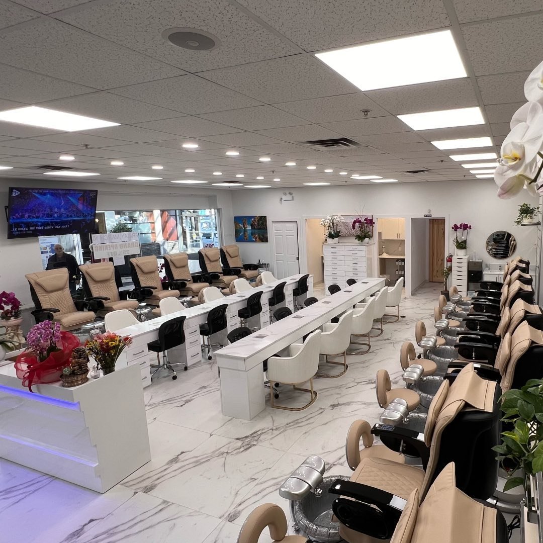 Manicure and pedicure stations at Stanley Nails Highgate in Burnaby