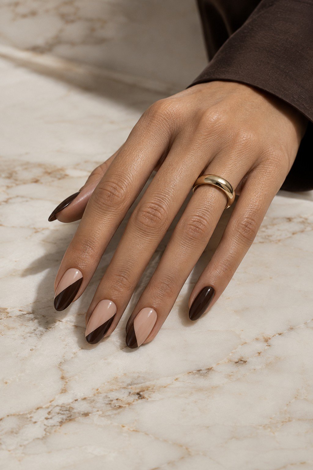 Chocolate and nude nail art — nail inspiration